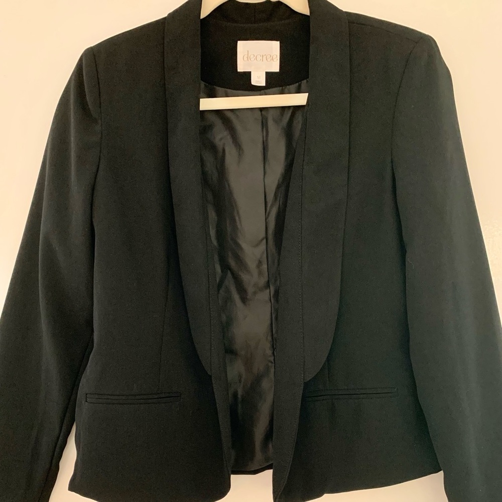 Decree Cropped Black Blazer